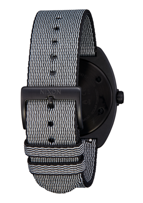 Light-Wave All Black