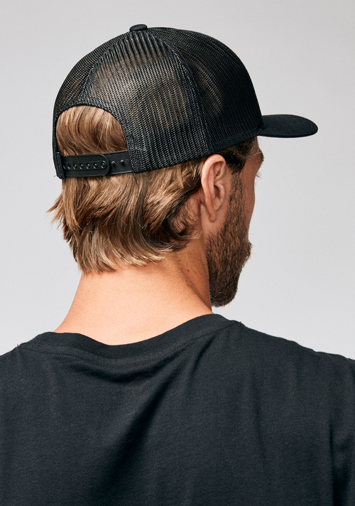 Iconed Trucker Hat Black / Black