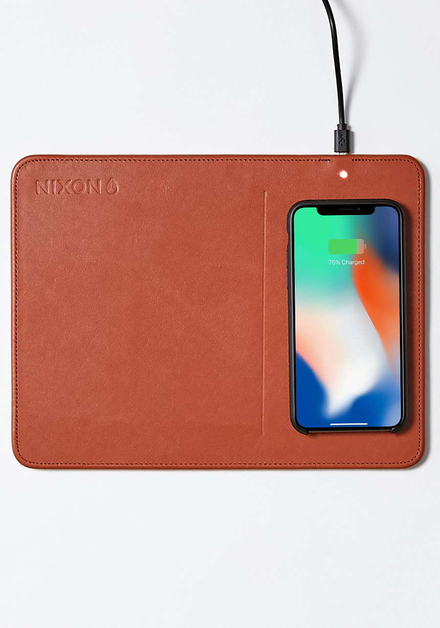Wireless Phone Charging Pad Saddle View 4