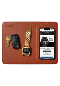 Wireless Phone Charging Pad Saddle View 2