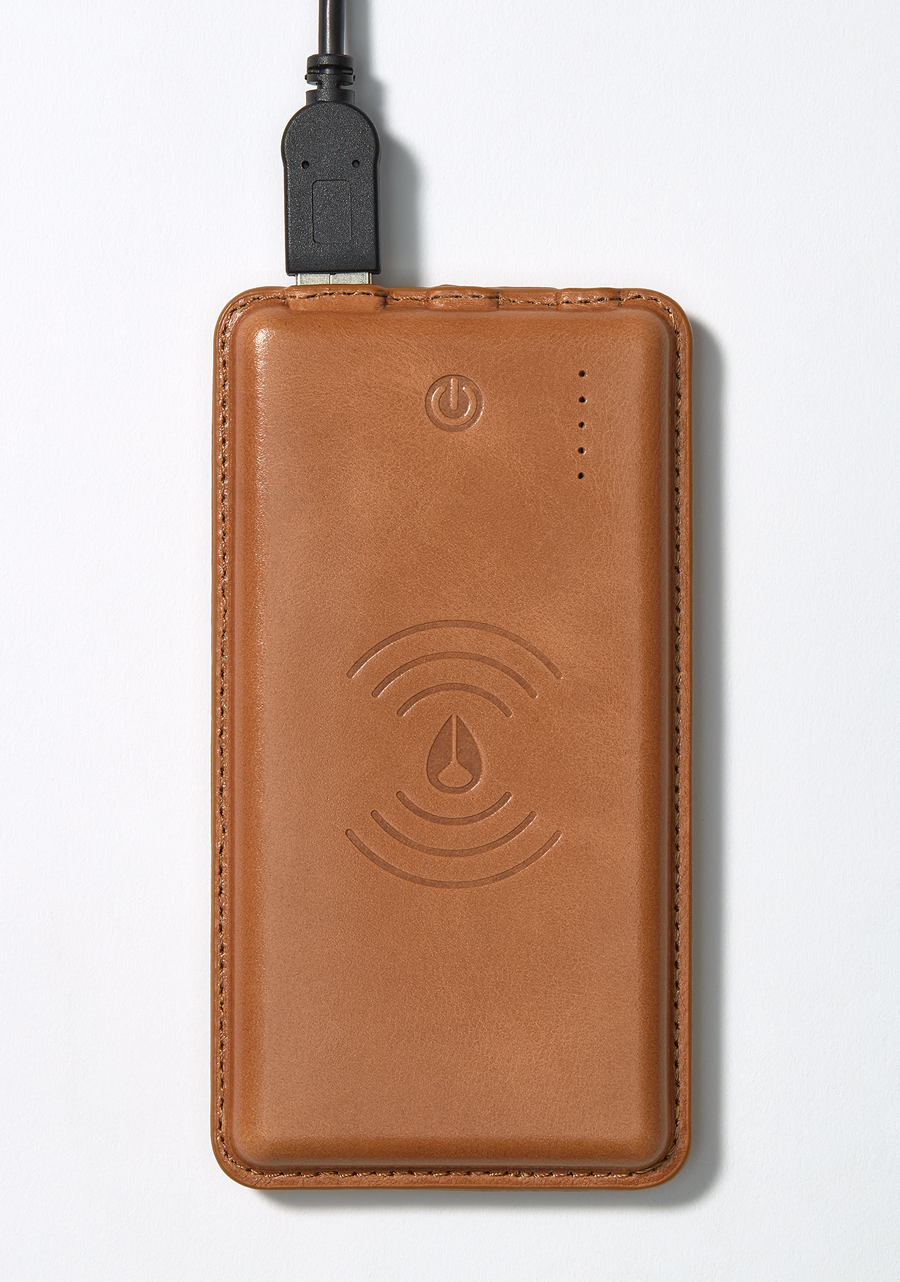 Wireless Charging Powerbank Brown View 2