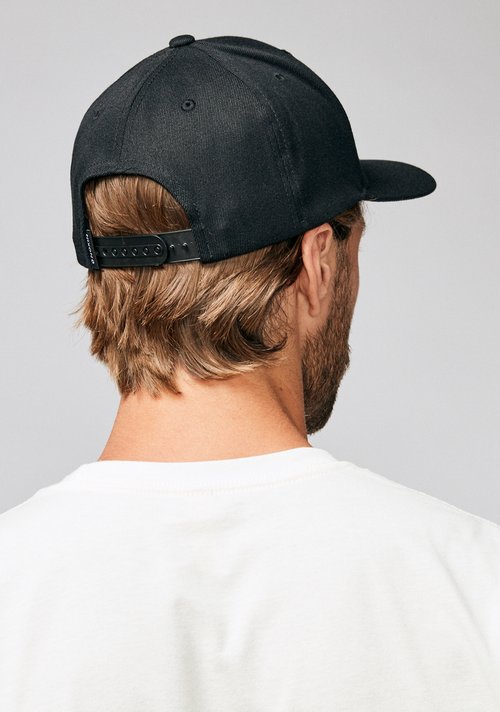 Deep Down Snapback - Black / White